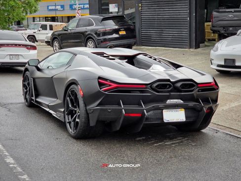 Used 2024 Lamborghini Revuelto AWD/4WD image 11