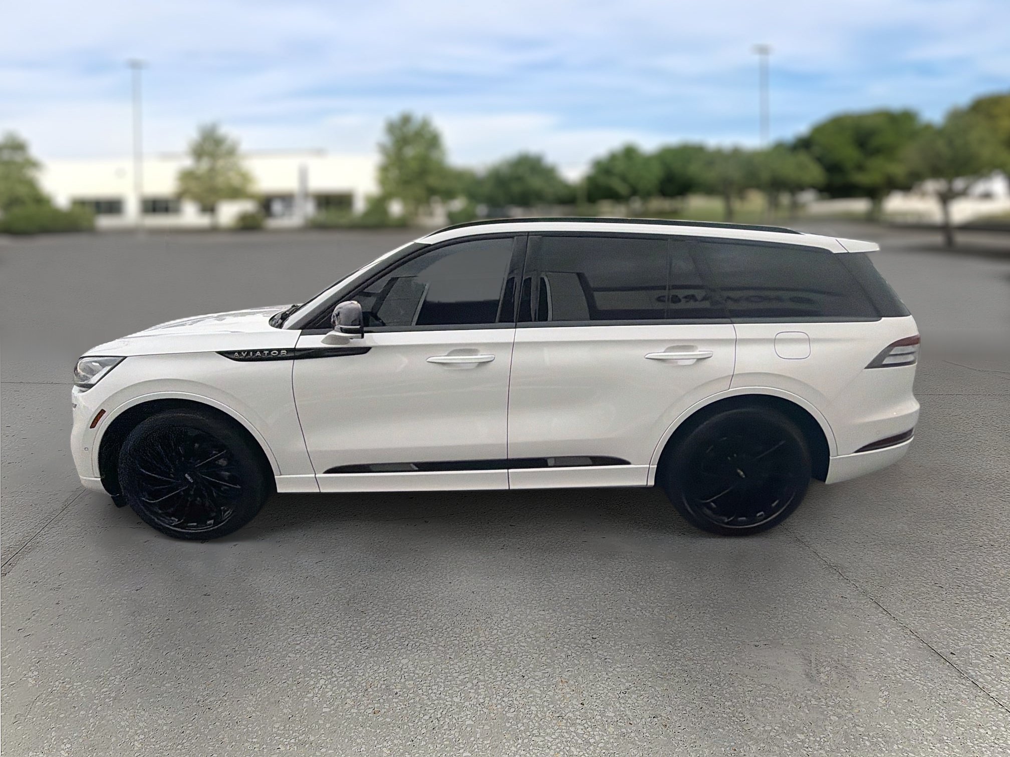Certified 2023 Lincoln Aviator Reserve w/ Equipment Group 201A RWD image 4