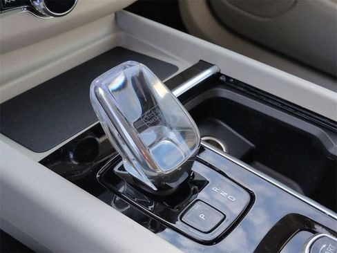 New 2026 Volvo XC60 B5 Ultra w/ Protection Package Premier image 32