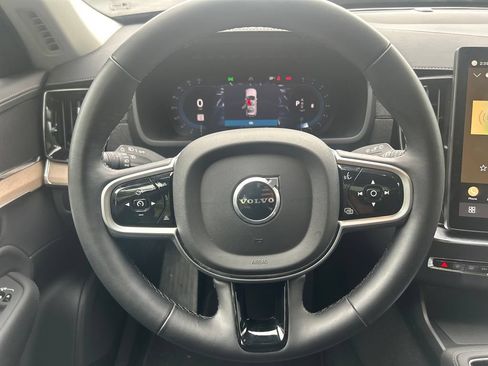 Used 2025 Volvo XC90 B5 Plus AWD/4WD image 17