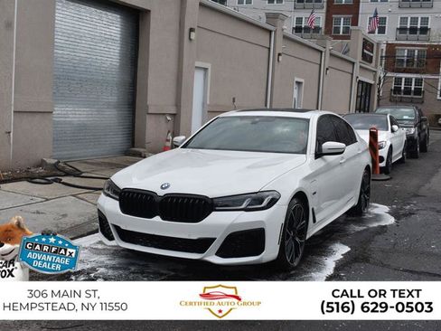 Used 2023 BMW 530e w/ M Sport Package image 2