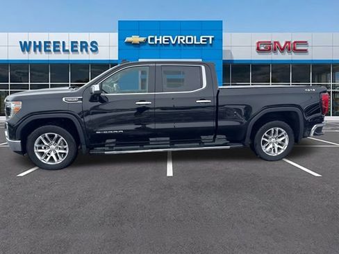 Used 2022 GMC Sierra 1500 SLT w/ SLT Convenience Package image 2