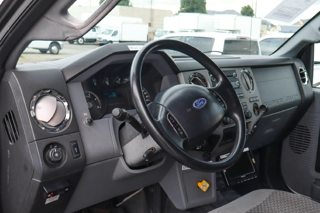 Used 2015 Ford F650 2WD Crew Cab Super Duty image 18