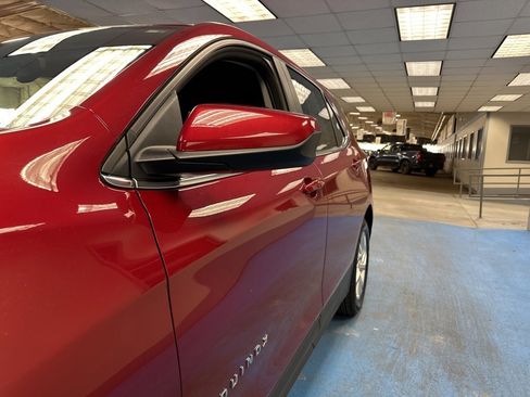 Used 2021 Chevrolet Equinox LT image 16