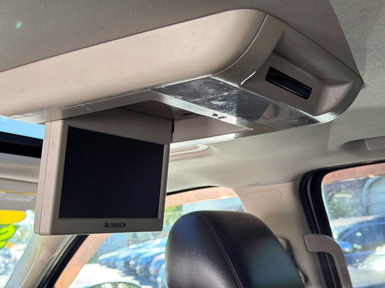 Used 2011 Chevrolet Tahoe LTZ AWD/4WD image 11