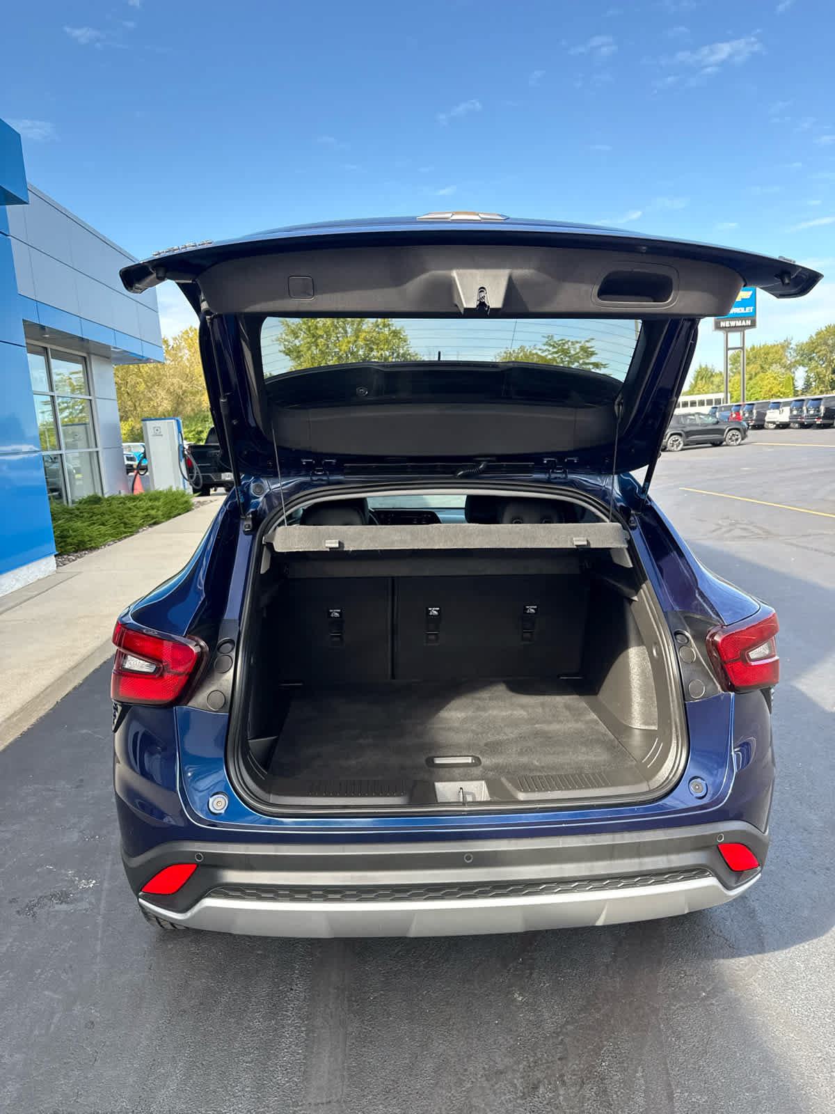 Used 2024 Chevrolet Trax LT w/ Driver Confidence Package FWD image 9