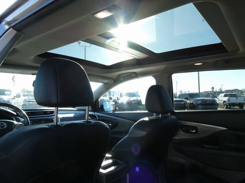 Used 2017 Nissan Murano Platinum w/ Platinum Technology Package image 18