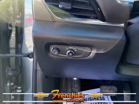 Used 2023 Chevrolet Traverse LT w/ Midnight/Sport Edition AWD/4WD image 14