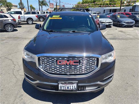 Used 2017 GMC Acadia Denali w/ Technology Package AWD/4WD image 19