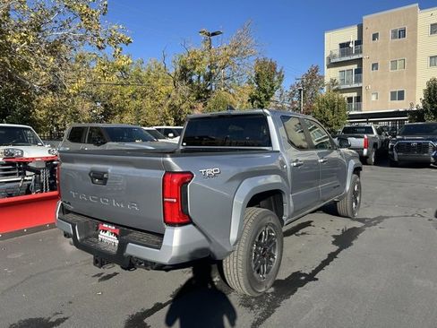 New 2025 Toyota Tacoma TRD Sport image 6