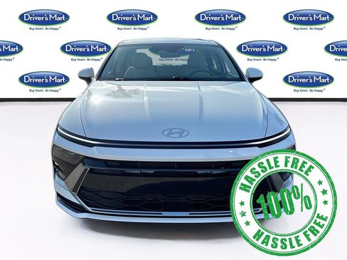 Used 2025 Hyundai Sonata SEL FWD image 2