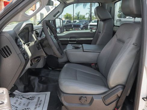 Used 2016 Ford F550 2WD Regular Cab Super Duty image 15