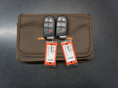 Used 2018 Jeep Grand Cherokee Limited image 18