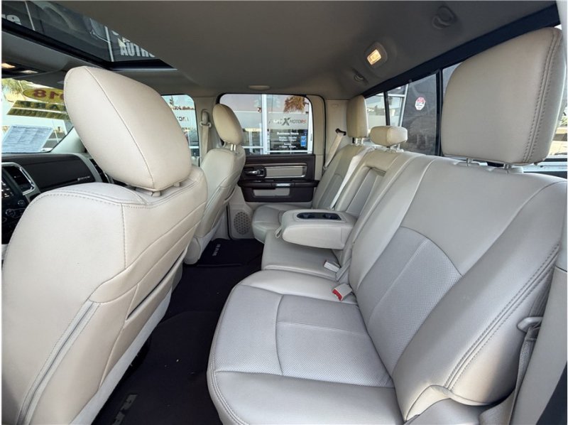 Used 2018 RAM 1500 Laramie w/ Convenience Group AWD/4WD image 23