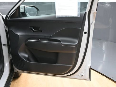Used 2026 Hyundai Kona SE FWD image 35