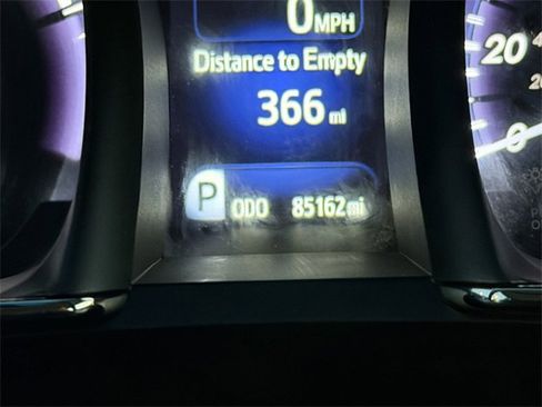 Used 2018 Toyota Avalon Limited image 30