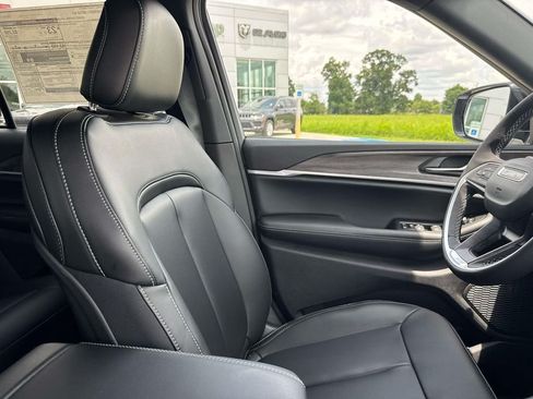 New 2026 Jeep Grand Cherokee Limited RWD image 30