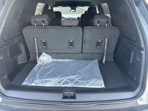 New 2025 Chevrolet Traverse LT w/ Midnight/Sport Edition image 52