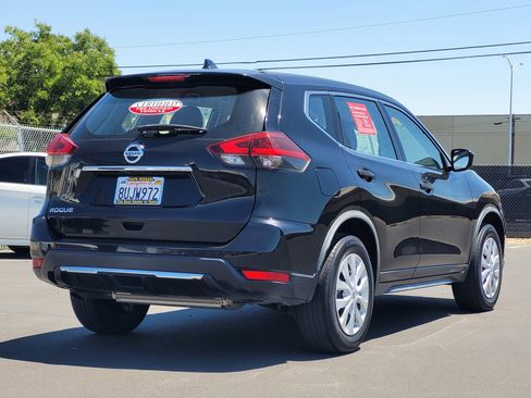 Certified 2020 Nissan Rogue S image 4