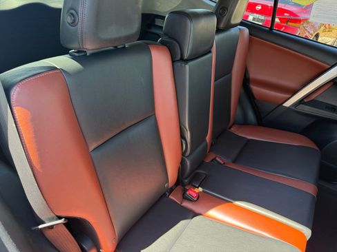 Used 2015 Toyota RAV4 Limited FWD image 18