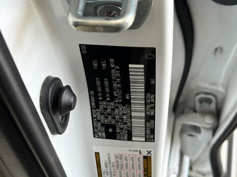Certified 2023 Lexus GX 460 Luxury w/ Off Road Package AWD/4WD image 35