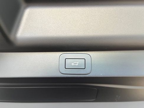 Used 2024 Land Rover Range Rover SV AWD/4WD image 54