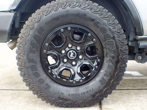 Used 2023 Ford Bronco Wildtrak image 58