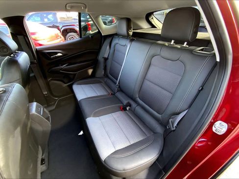 Used 2025 Chevrolet Trax LT image 20