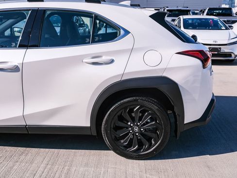 Used 2025 Lexus UX 300h FWD image 8