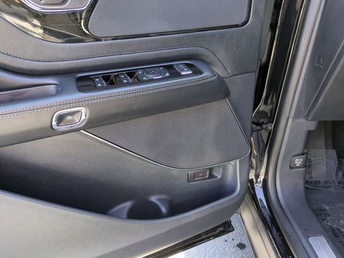 Used 2025 Lincoln Aviator Reserve w/ Illumination Package AWD/4WD image 13