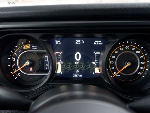 Used 2024 Jeep Wrangler Willys image 11