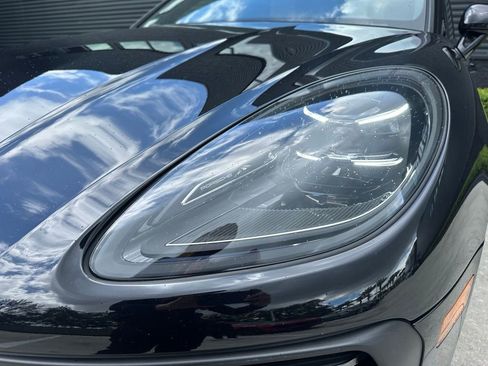 Certified 2023 Porsche Macan image 13