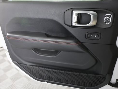 Used 2018 Jeep Wrangler Unlimited Rubicon image 25