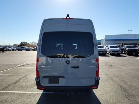 Used 2024 Mercedes-Benz Sprinter 2500 image 5