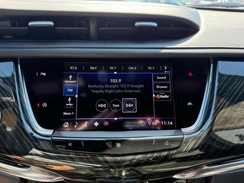 Used 2020 Cadillac XT6 Premium Luxury FWD image 11