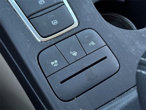 Certified 2020 Ford Escape Titanium image 21