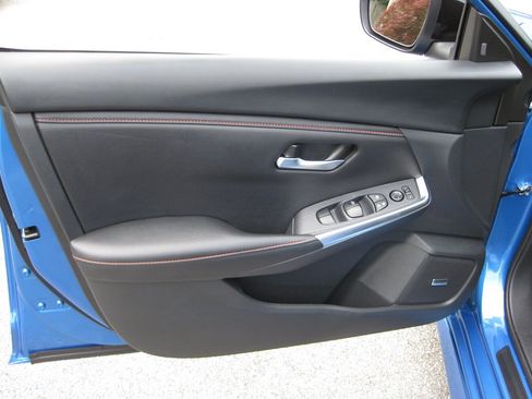 Used 2024 Nissan Sentra SR w/ SR Premium Package FWD image 10