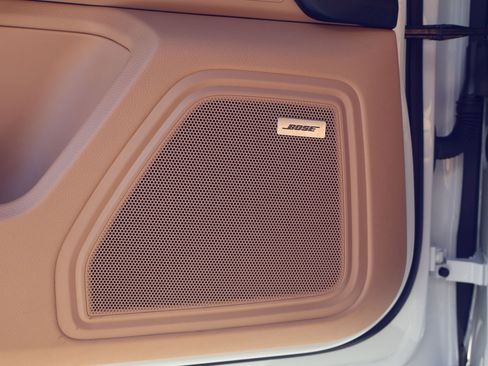 New 2024 Porsche Macan 4 Electric image 14