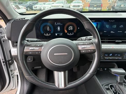 Used 2024 Hyundai Kona SEL FWD image 12