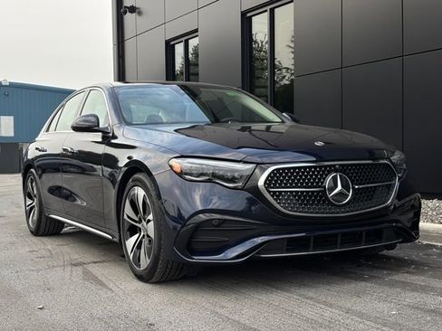 Used 2026 Mercedes-Benz E 350 4MATIC Sedan image 9