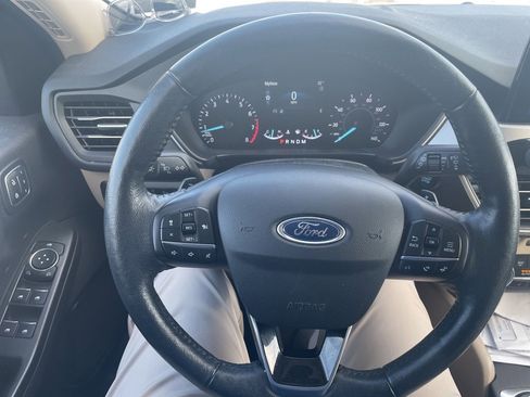Used 2020 Ford Escape SEL image 12
