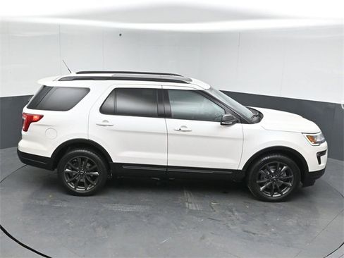 Certified 2018 Ford Explorer XLT w/ Equipment Group 202A image 52