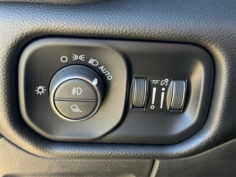 Used 2025 RAM 1500 Laramie image 25