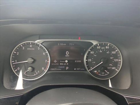 Used 2025 Nissan Pathfinder SV FWD image 11