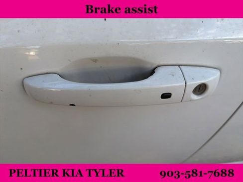 Used 2019 Chrysler 300 Touring w/ Sport Appearance Package image 6