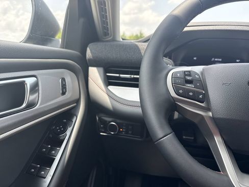 New 2026 Ford Explorer Active RWD image 16