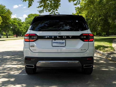 Used 2026 Honda Pilot Elite image 8