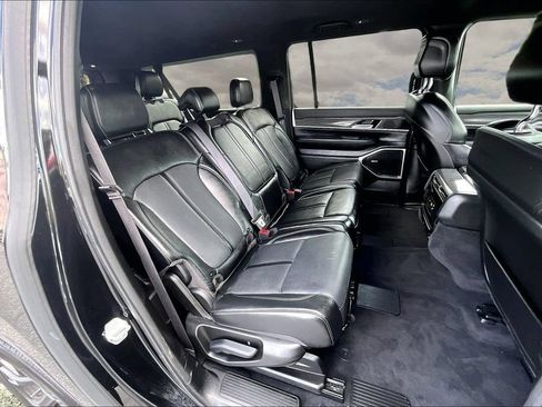 Used 2024 Jeep Wagoneer L Series III w/ Flexible Seating Group AWD/4WD image 25