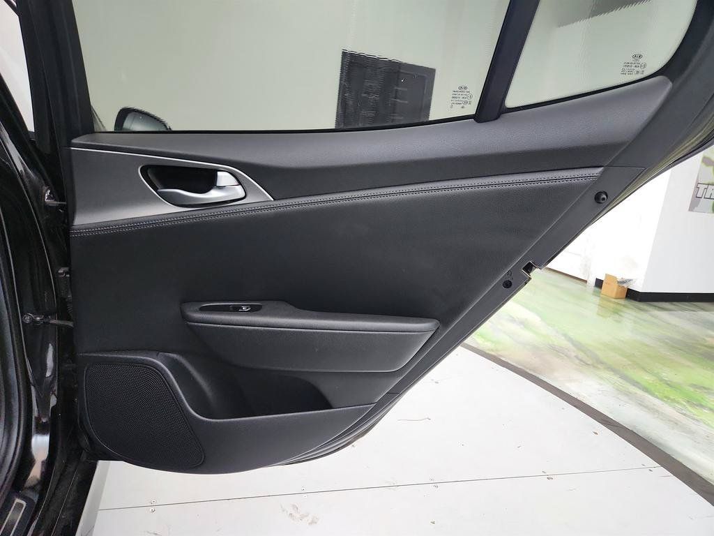 Used 2020 Kia Stinger GT RWD image 28