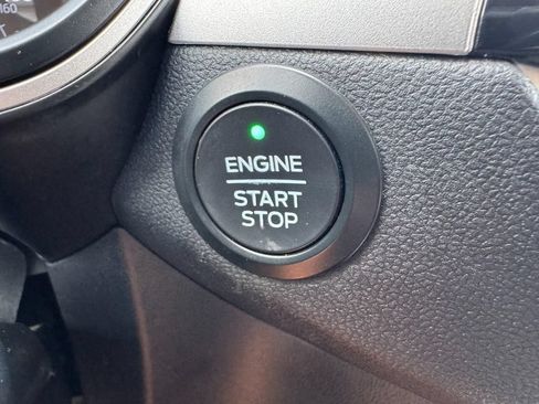 Used 2020 Ford Escape SE FWD image 21